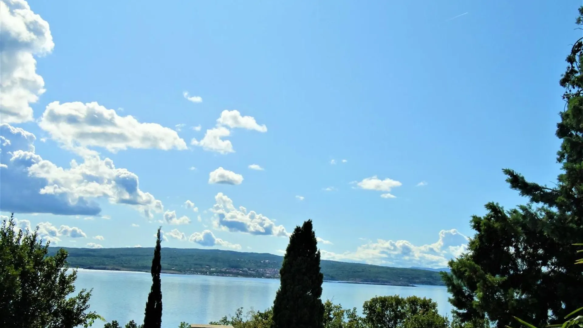 Apartmani Crikvenica 30057 - Gasparac