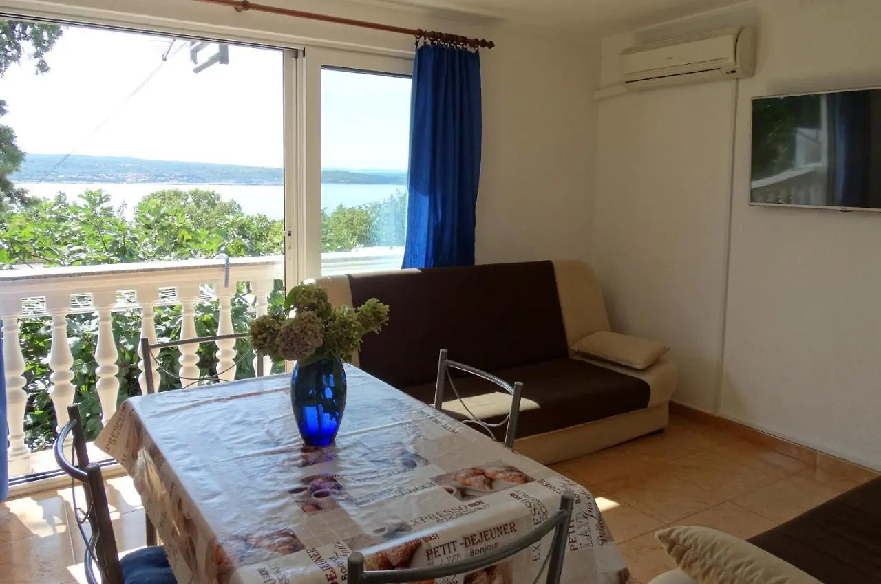 Apartmani Crikvenica 30057 - Gasparac
